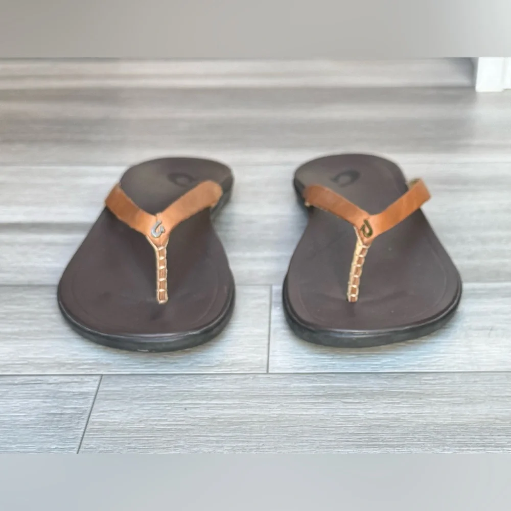 OluKai Ho'opio Leather Sandals Tapa / Golden Sand Women’s Size 9 - Picture 1 of 7